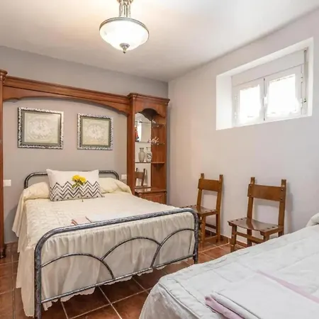Spacious With Mountain View In Archidona, Private Pool Villa *